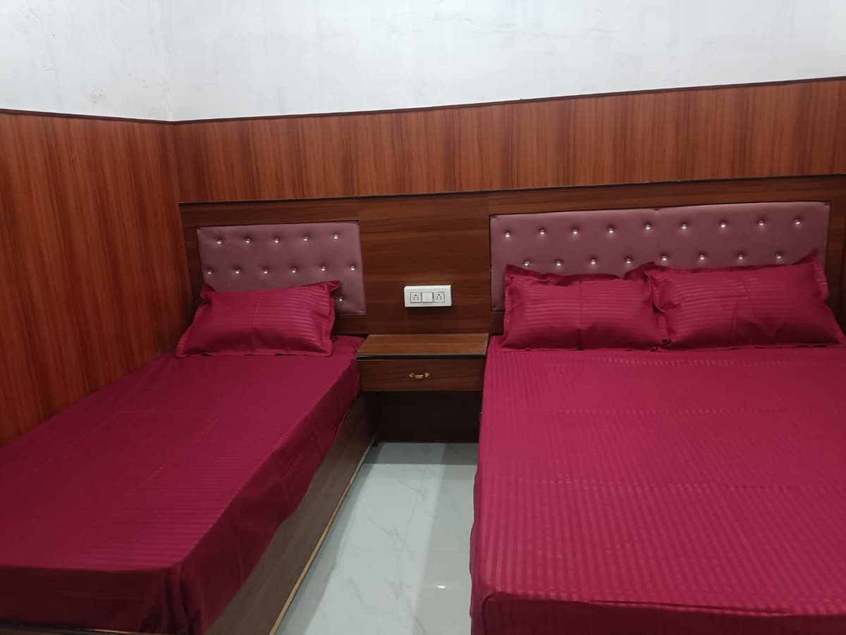 Hotel Kuber Bhagat